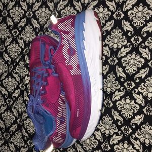 Hoka one one bondi 5. Size 9.5